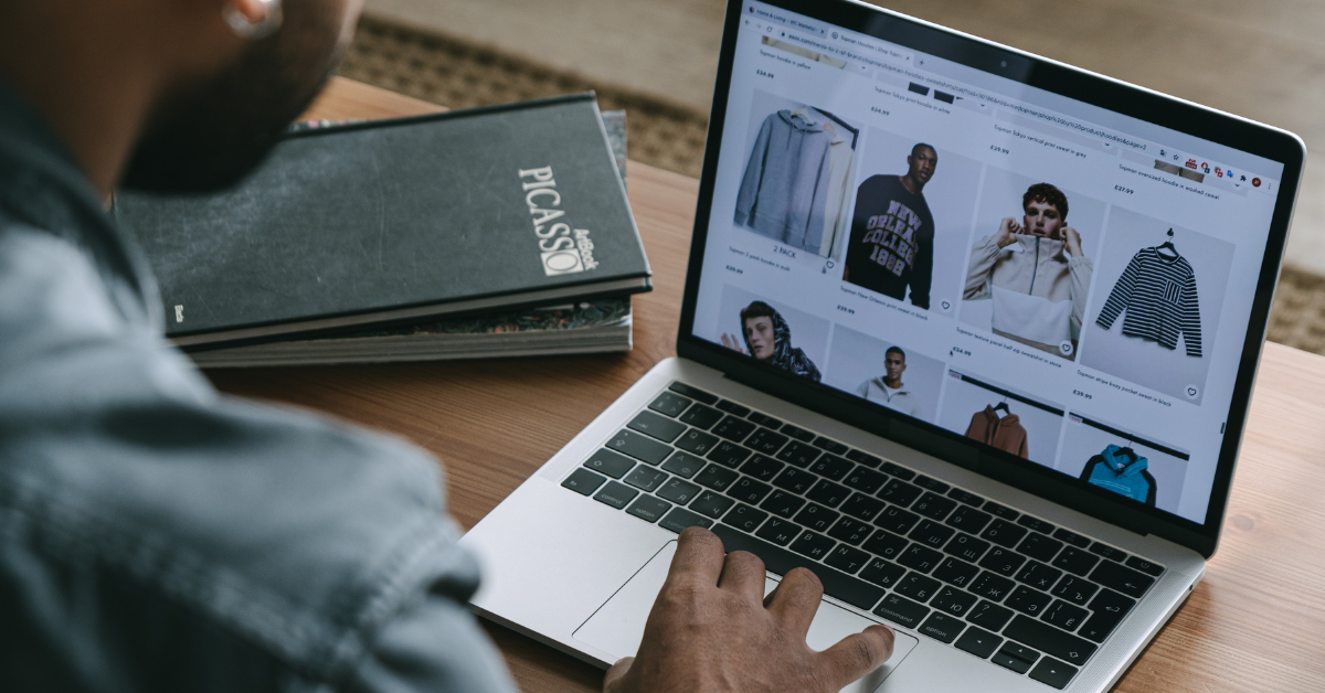 A man scrolling a website